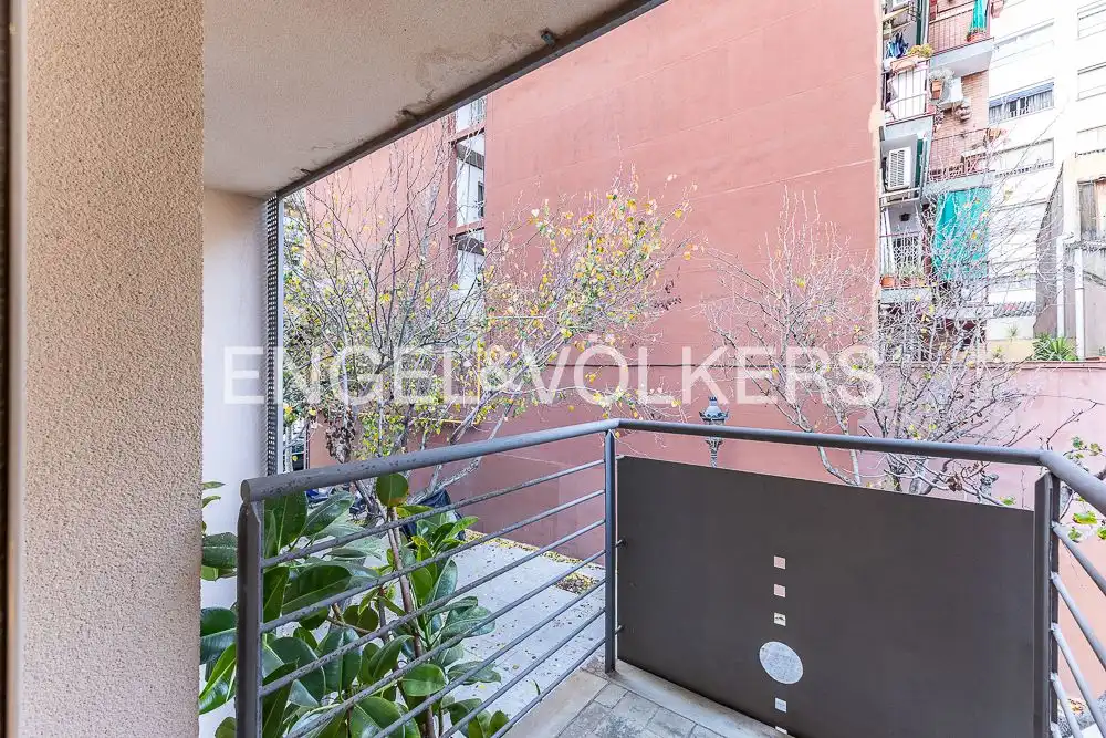 Terrassa de Casa o xalet en venda en L'Hospitalet de Llobregat amb Aire condicionat, Calefacció i Parquet