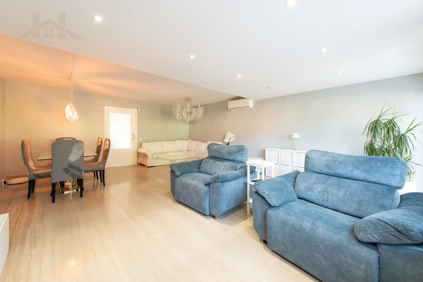 Living room of Houses for sale in La Moraleja  with Air Conditioner, Heating and Private garden