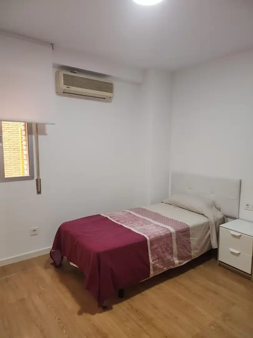Bedroom of Flat for rent in Málaga  with Air Conditioner, Terrace and Furnished
