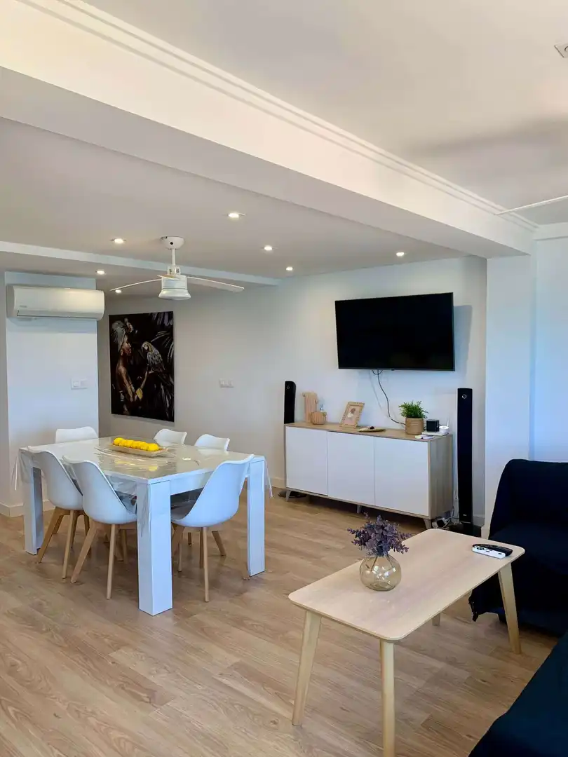 Comedor de Apartamento para compartir en Gandia con Aire acondicionado, Terraza y Amueblado