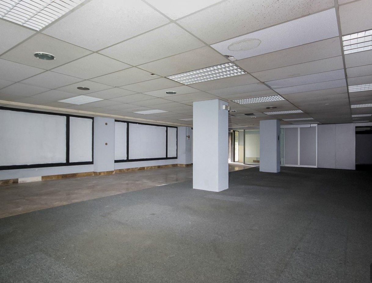 Premises for sale in  Barcelona Capital