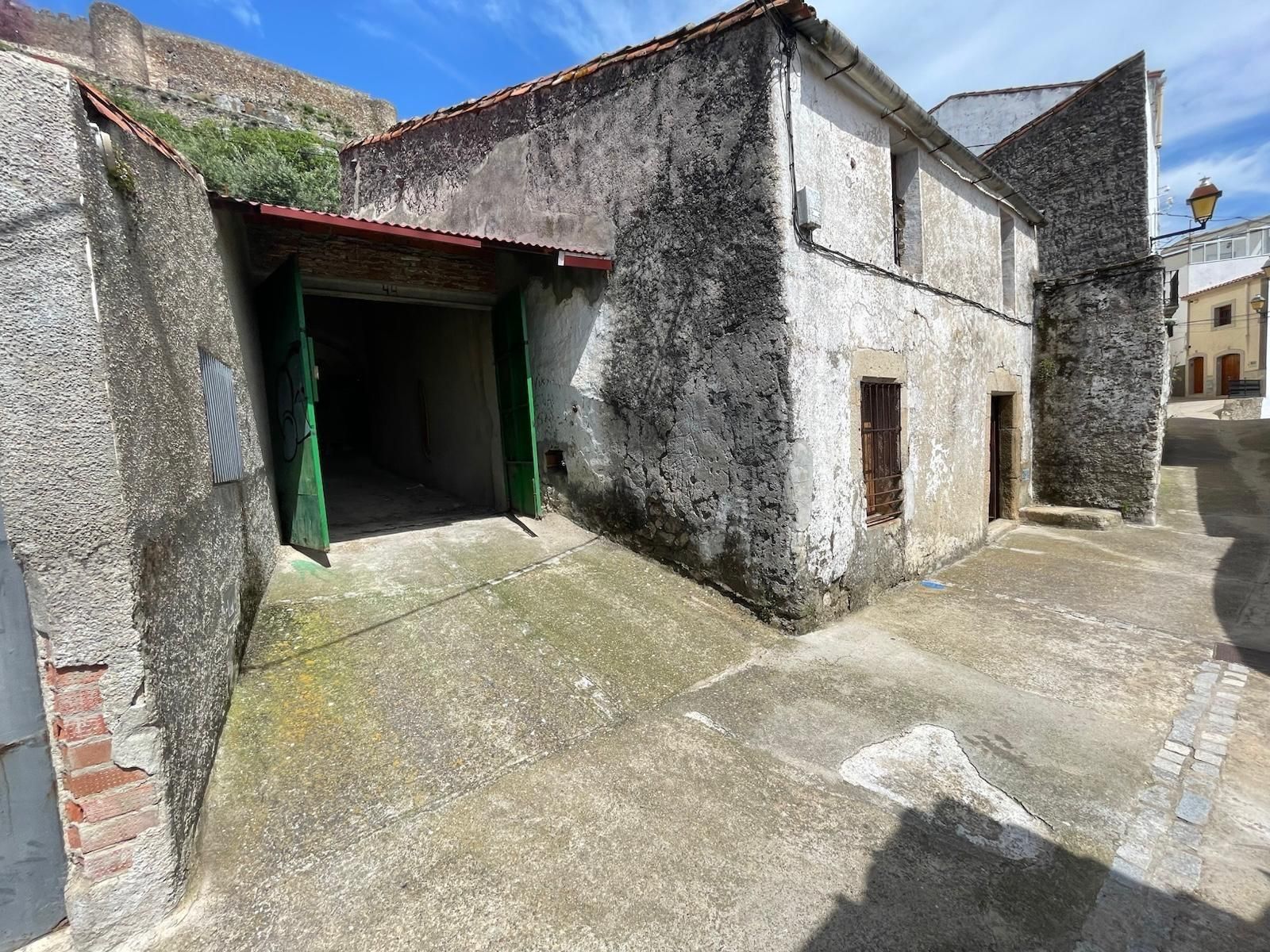 Vista exterior de Casa o xalet en venda en Montánchez amb Terrassa