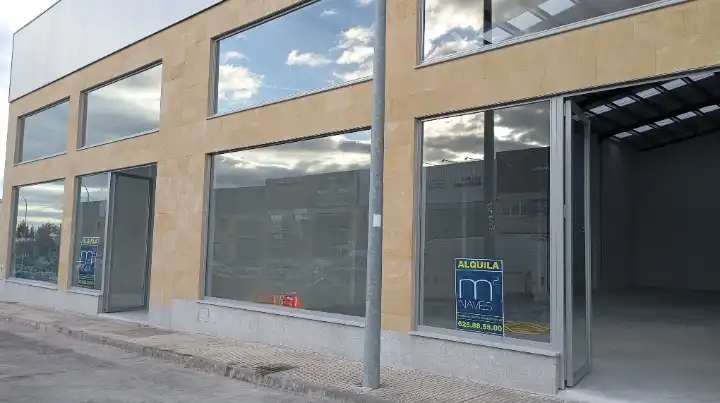 Fabrikhallen zur Miete in Avenida Fuentesaúco, 86, Villares de la Reina