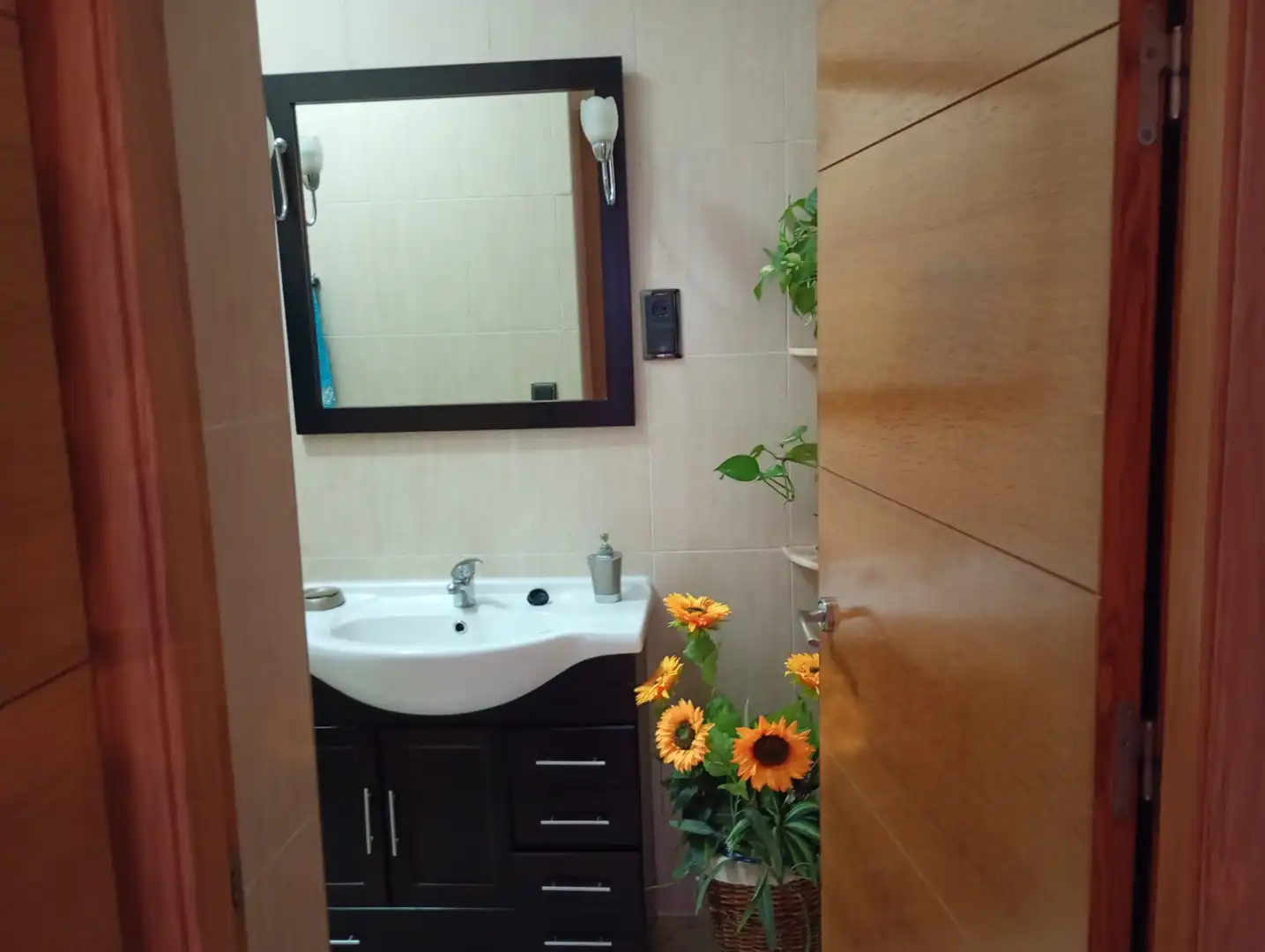 Bathroom of Ground floor for sale in Albaida del Aljarafe  with Air Conditioner