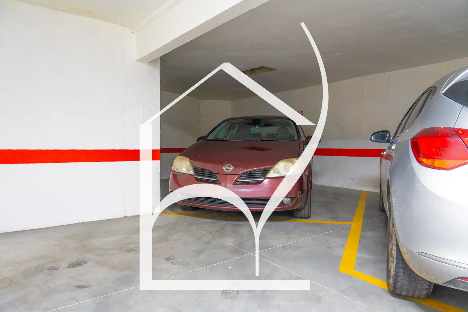 Parkplatz von Garage zum Verkauf in Salamanca