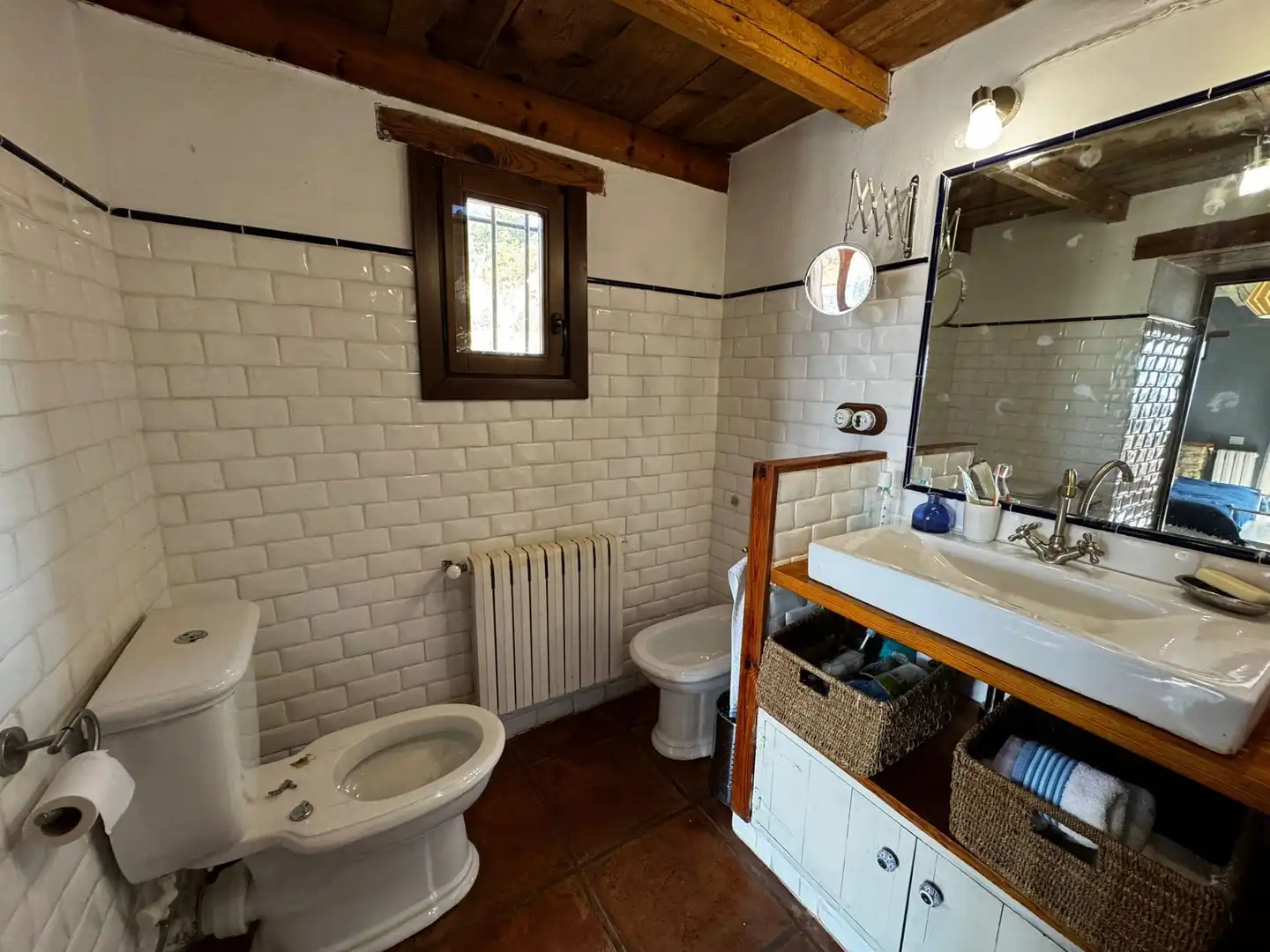 Baño de Finca rústica en venta en La Pobla de Benifassà con Calefacción, Jardín privado y Terraza
