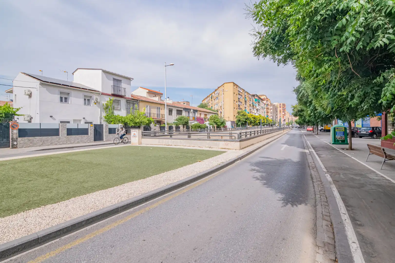 Außenansicht von Wohnung zum Verkauf in Granada mit Balkon