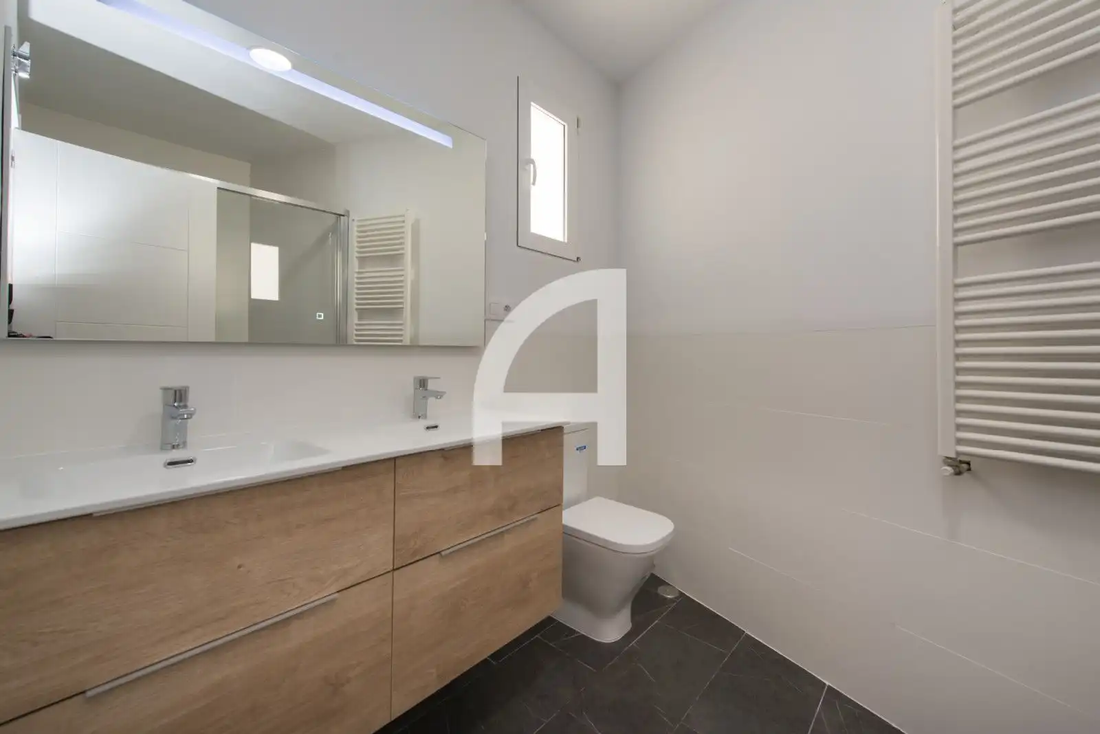 Bathroom of Attic for rent in Madrid  with Air Conditioner, Heating and Terrace