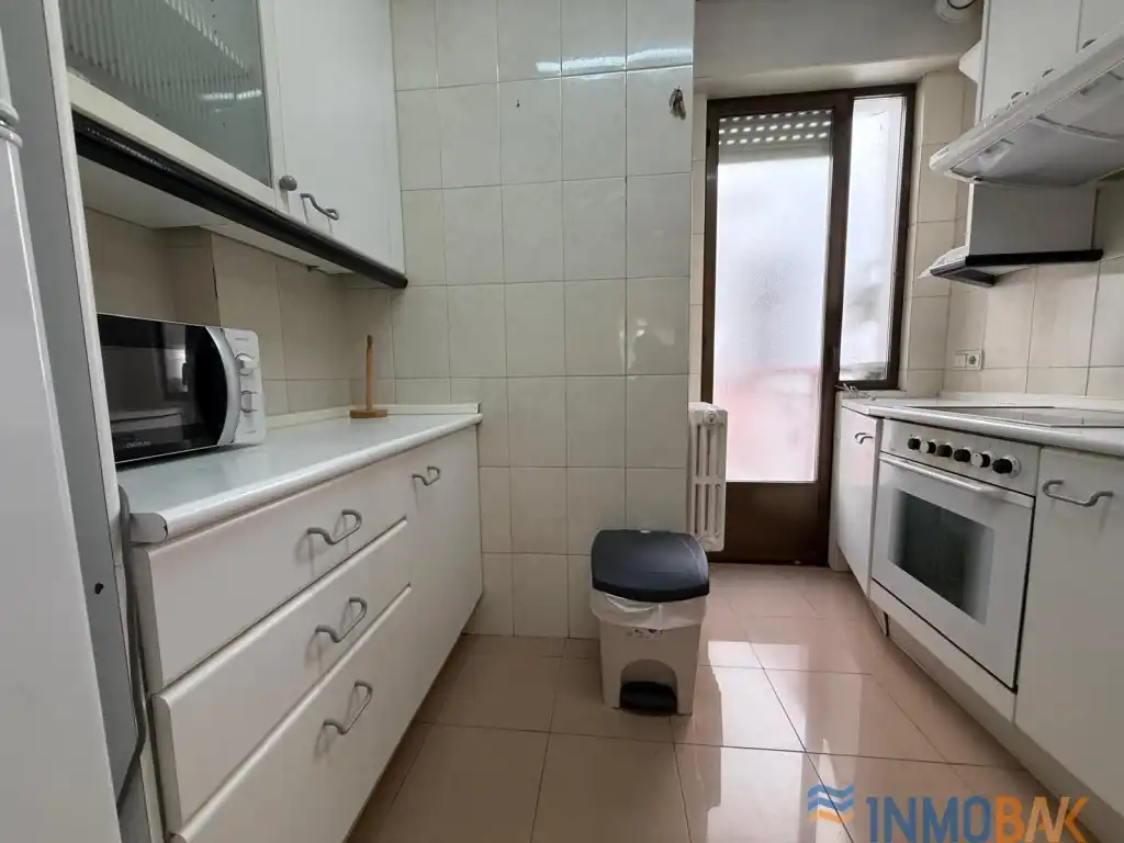 Flat with terrace to rent in San Bernardo - Carmelitas - Campus, imagen 4