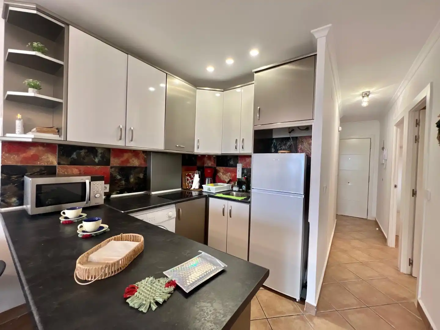Cuina de Apartament de lloguer en Torrevieja amb Aire condicionat, Calefacció i Moblat