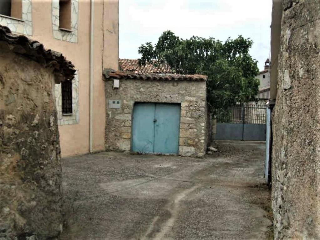Exterior view of Single-family semi-detached for sale in Mirabueno