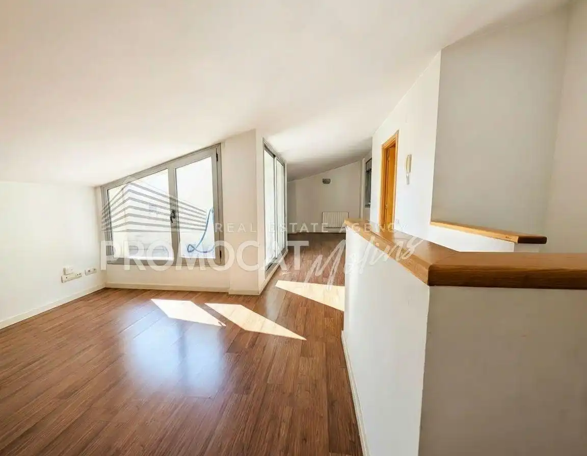 Habitación de Ático en venta en Molins de Rei con Aire acondicionado, Calefacción y Parquet