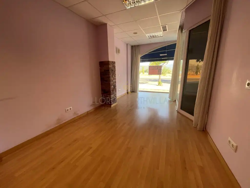 Local comercial en venda a Ronda Santa Margalida, imagen 3