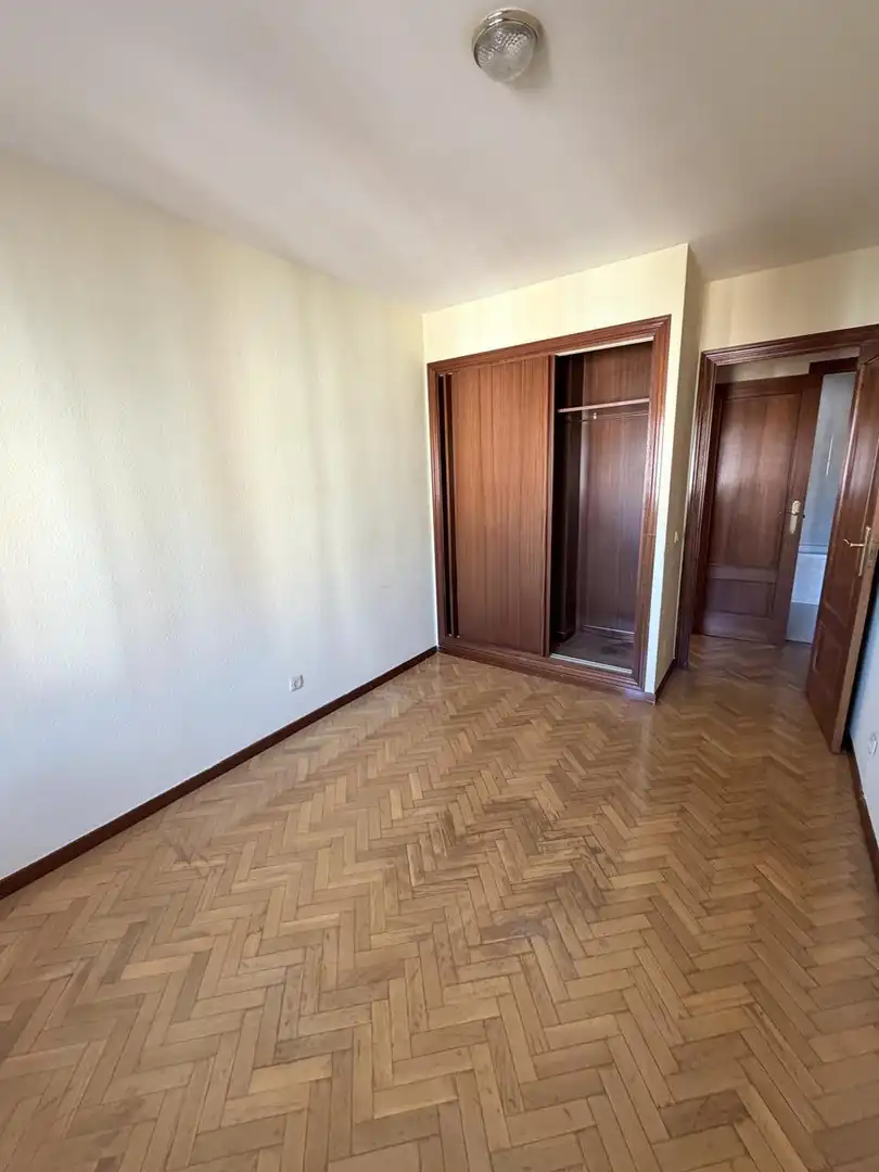 Bedroom of Flat for sale in Torrejón de Ardoz  with Air Conditioner, Heating and Parquet flooring