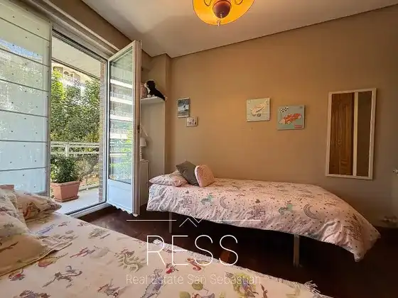 Schlafzimmer von Wohnung zum Verkauf in Donostia - San Sebastián  mit Heizung, Privatgarten und Terrasse