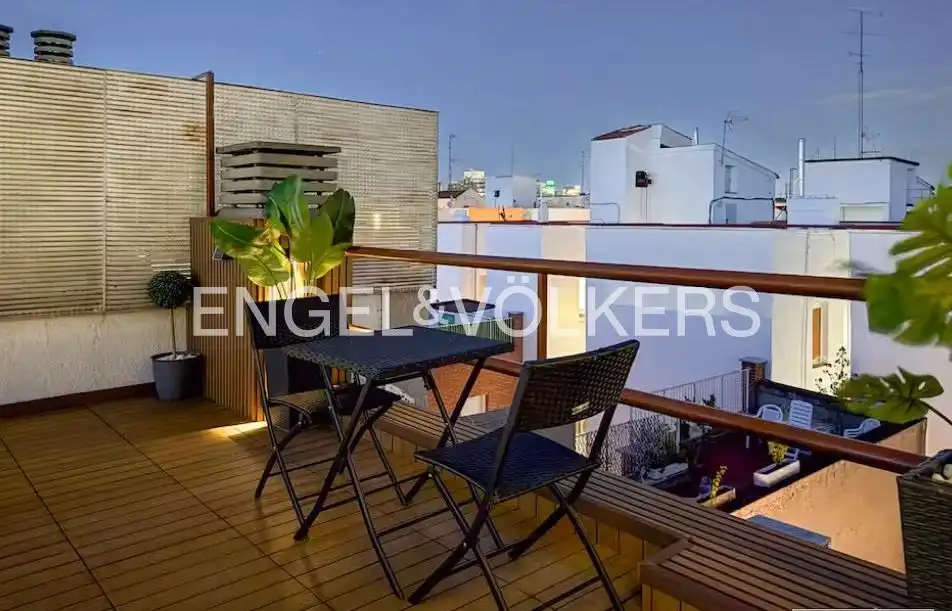 Penthouse with lift for sale in Calle de Blasco de Garay, imagen 3