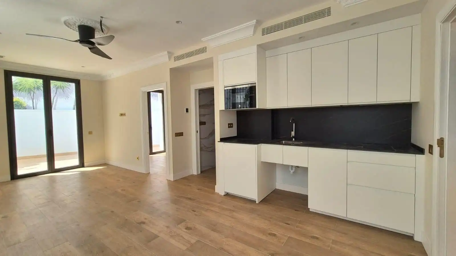 Inmuebles singulares con ascensor en venta en Estepona Pueblo, imagen 48