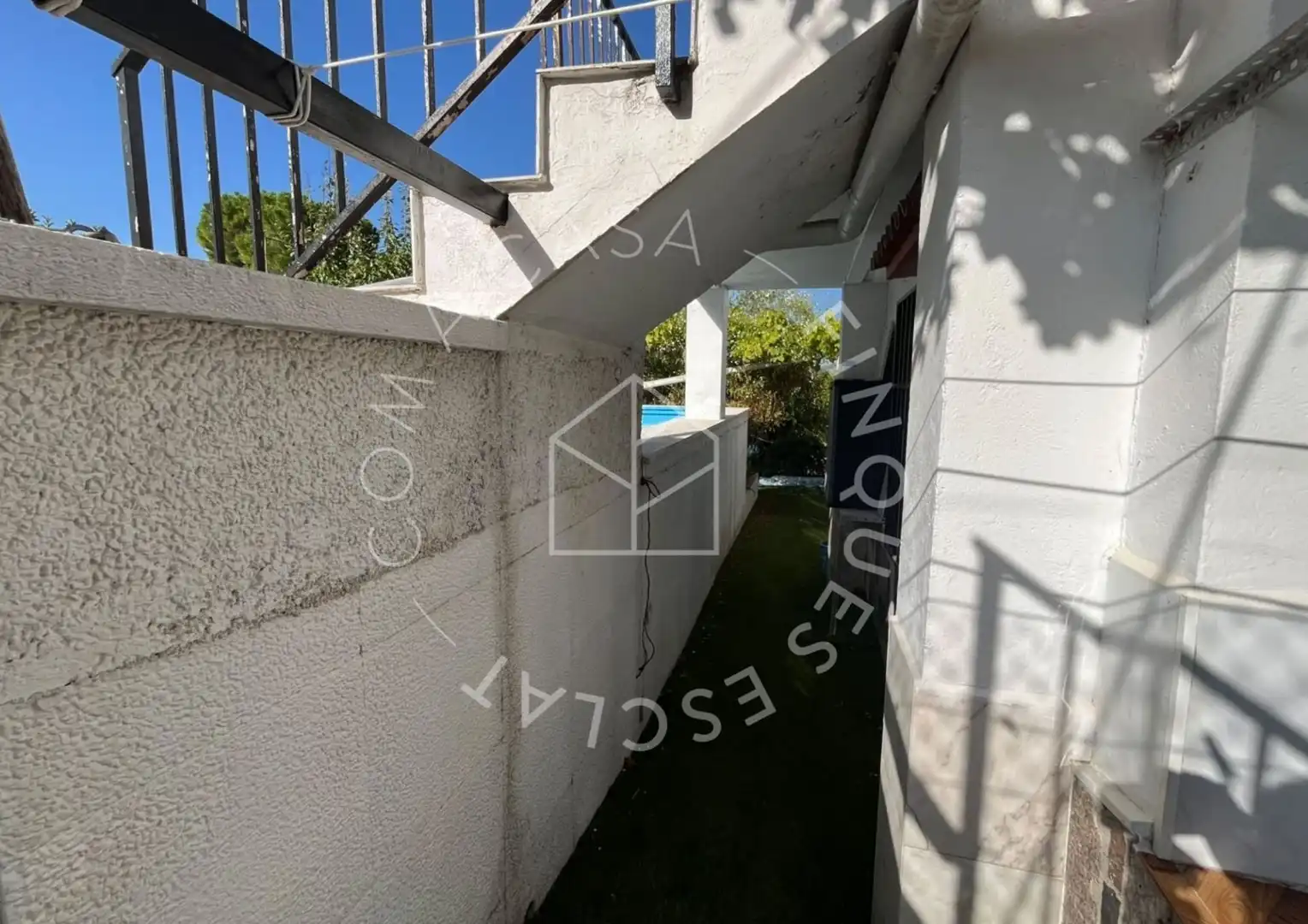 Vista exterior de Casa o xalet en venda en Gelida amb Aire condicionat, Calefacció i Jardí privat