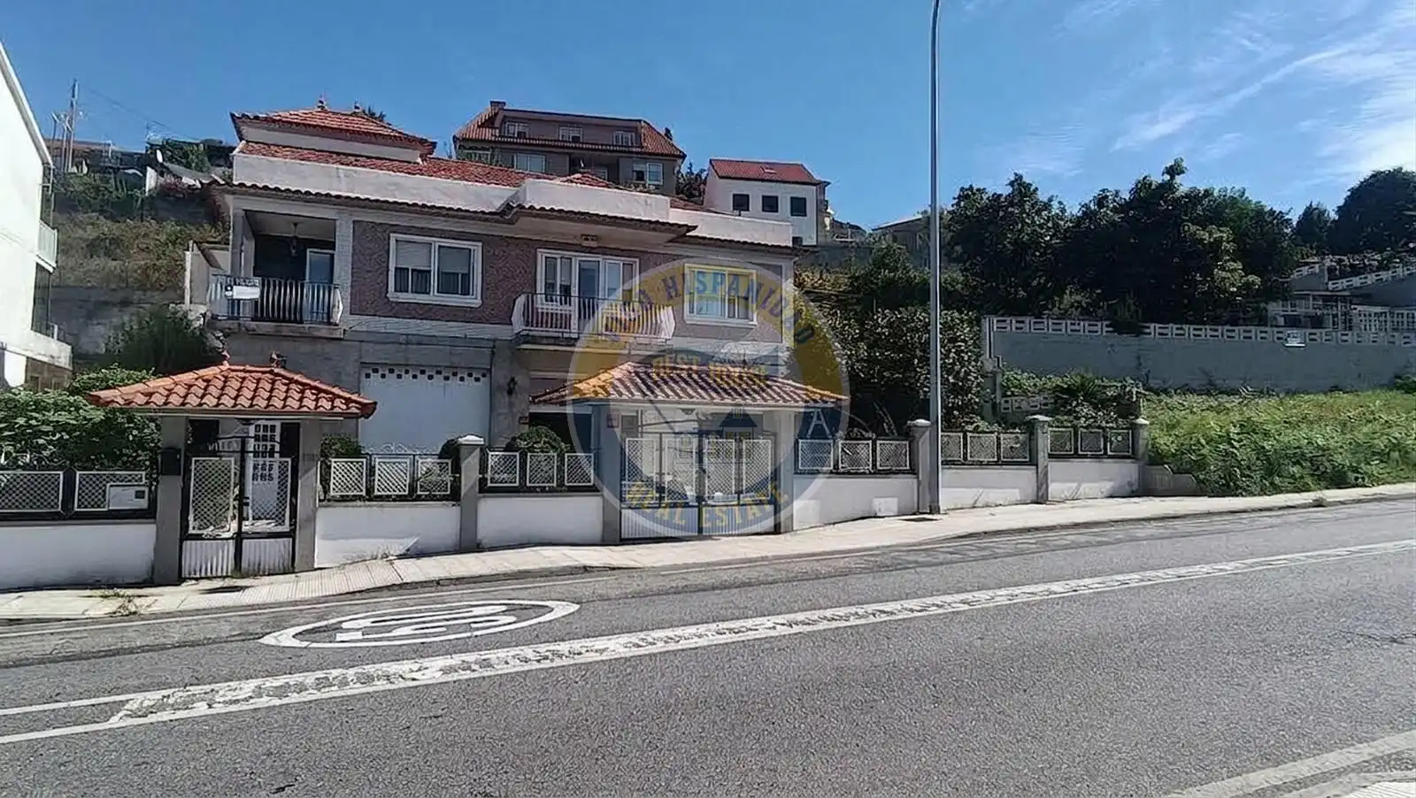 Vista exterior de Casa o xalet en venda en Vigo  amb Calefacció, Traster i Moblat
