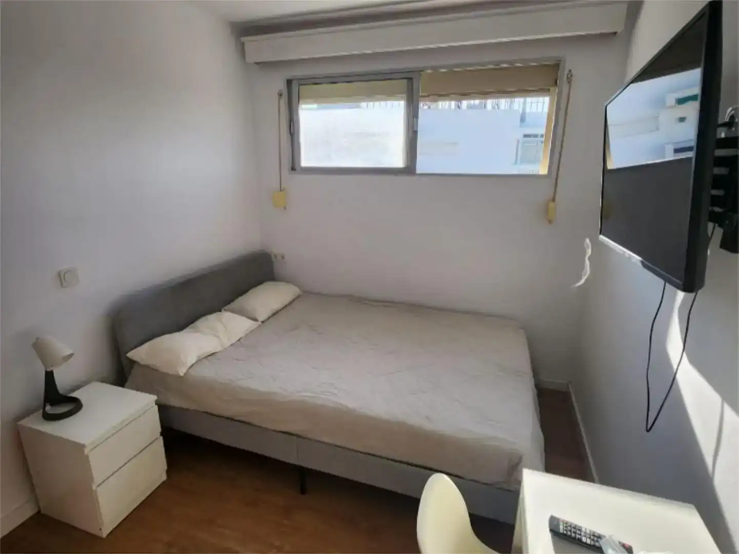 Dormitori de Pis en venda en Estepona amb Aire condicionat, Jardí privat i Parquet