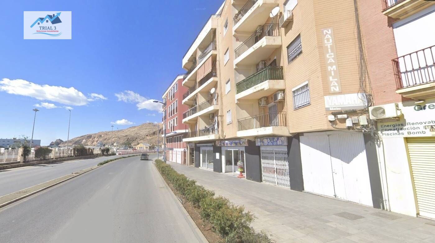 Vista exterior de Pis en venda en  Almería Capital