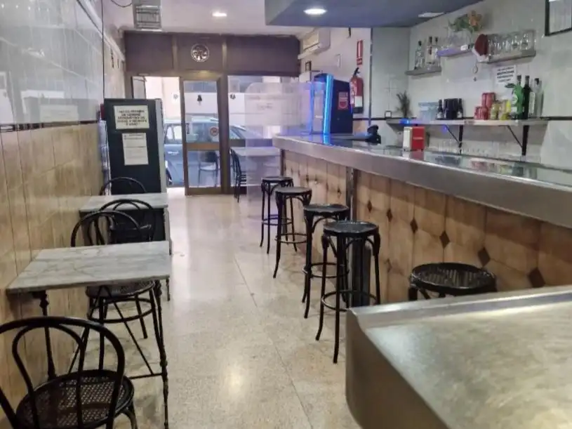 Local comercial en venda a Carrer de Frank Marshall 1