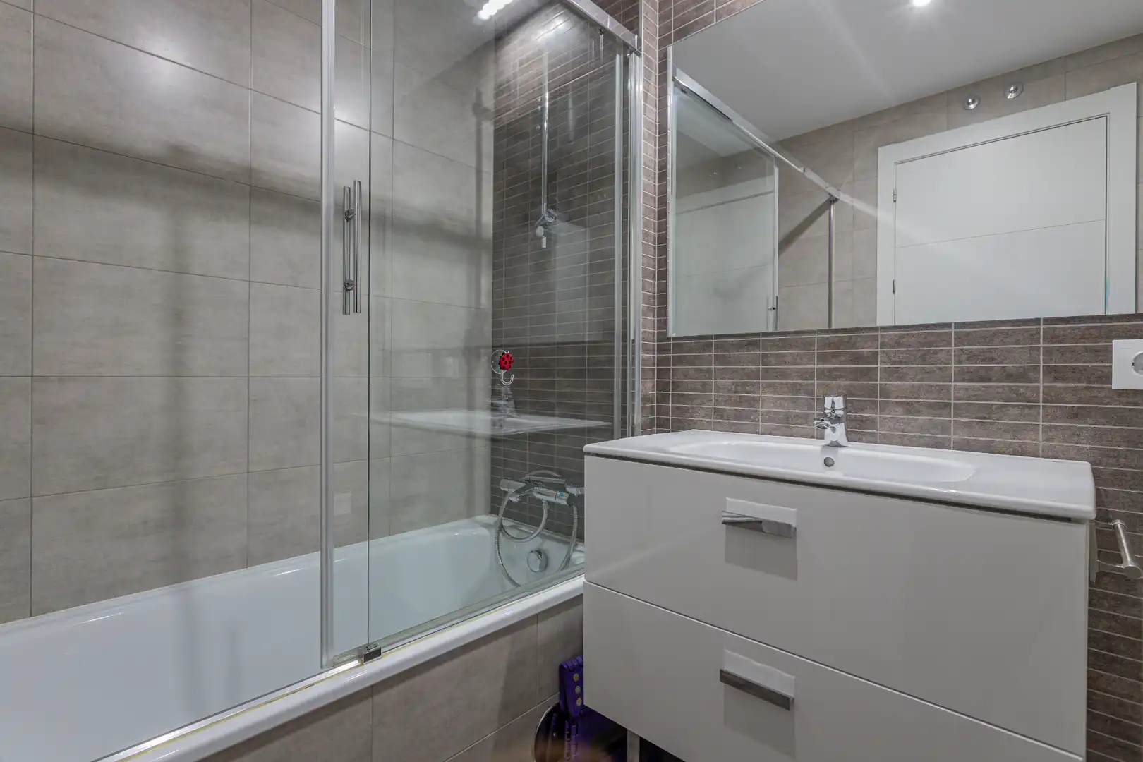 Badezimmer von Wohnung zum Verkauf in Madrid mit Heizung, Terrasse und Abstellraum