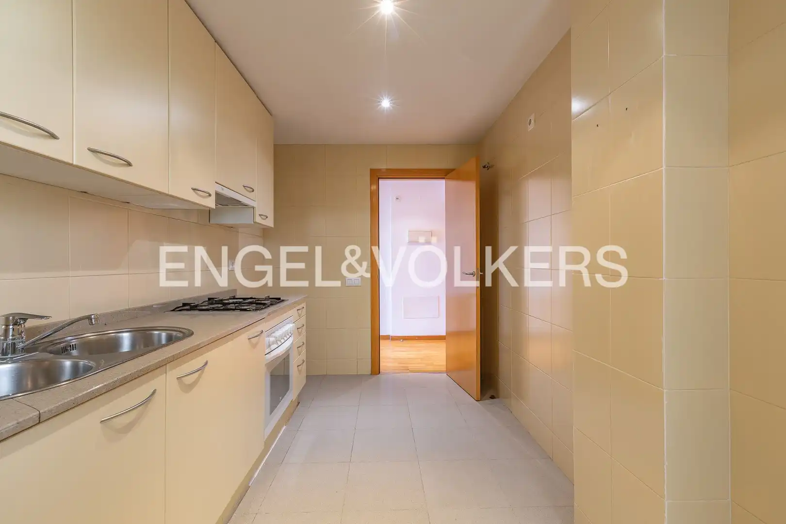 Kitchen of Flat for sale in Sant Cugat del Vallès  with Heating, Private garden and Parquet flooring