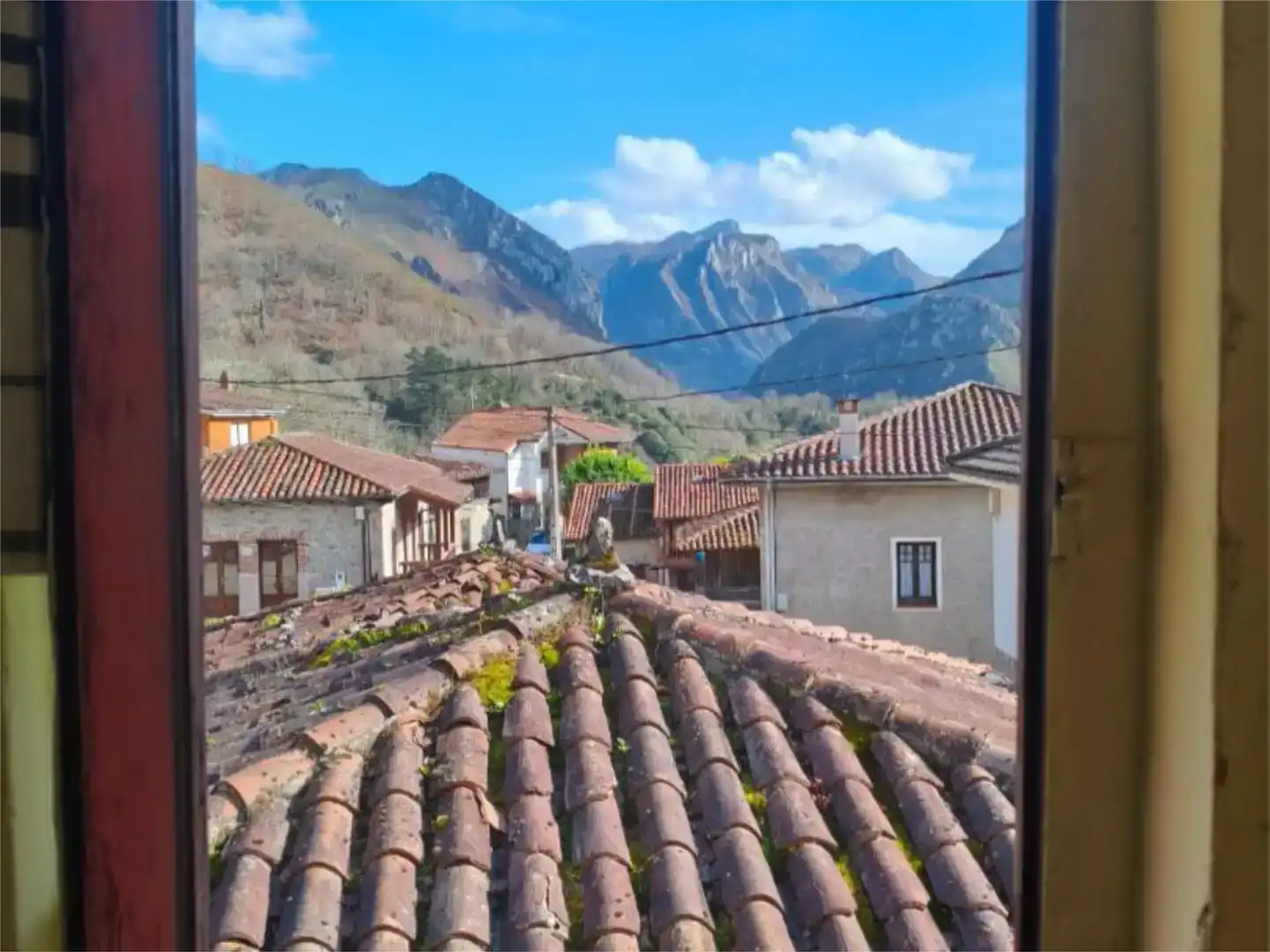 Vista exterior de Pis en venda en Amieva