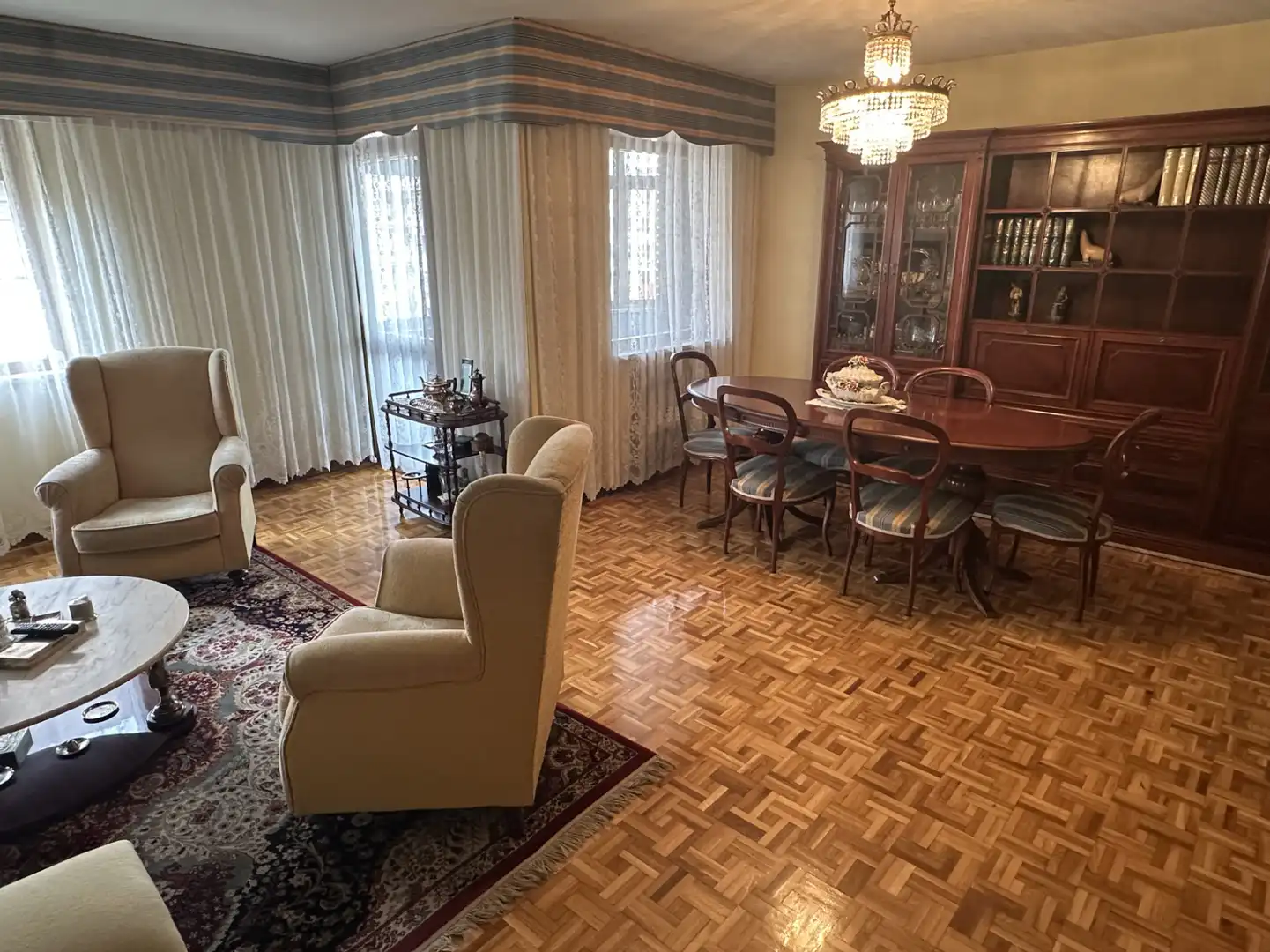 Comedor de Piso en venta en Burgos con Calefacción, Parquet y Terraza