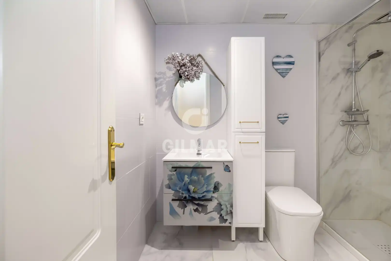 Bathroom of Apartments for sale in Marbella  with Heating, Swimming Pool and Furnished