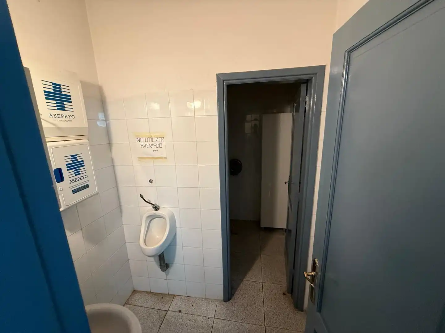 Bathroom of Commercial properties for sale in San Cristóbal de la Laguna  with Air Conditioner and Furnished