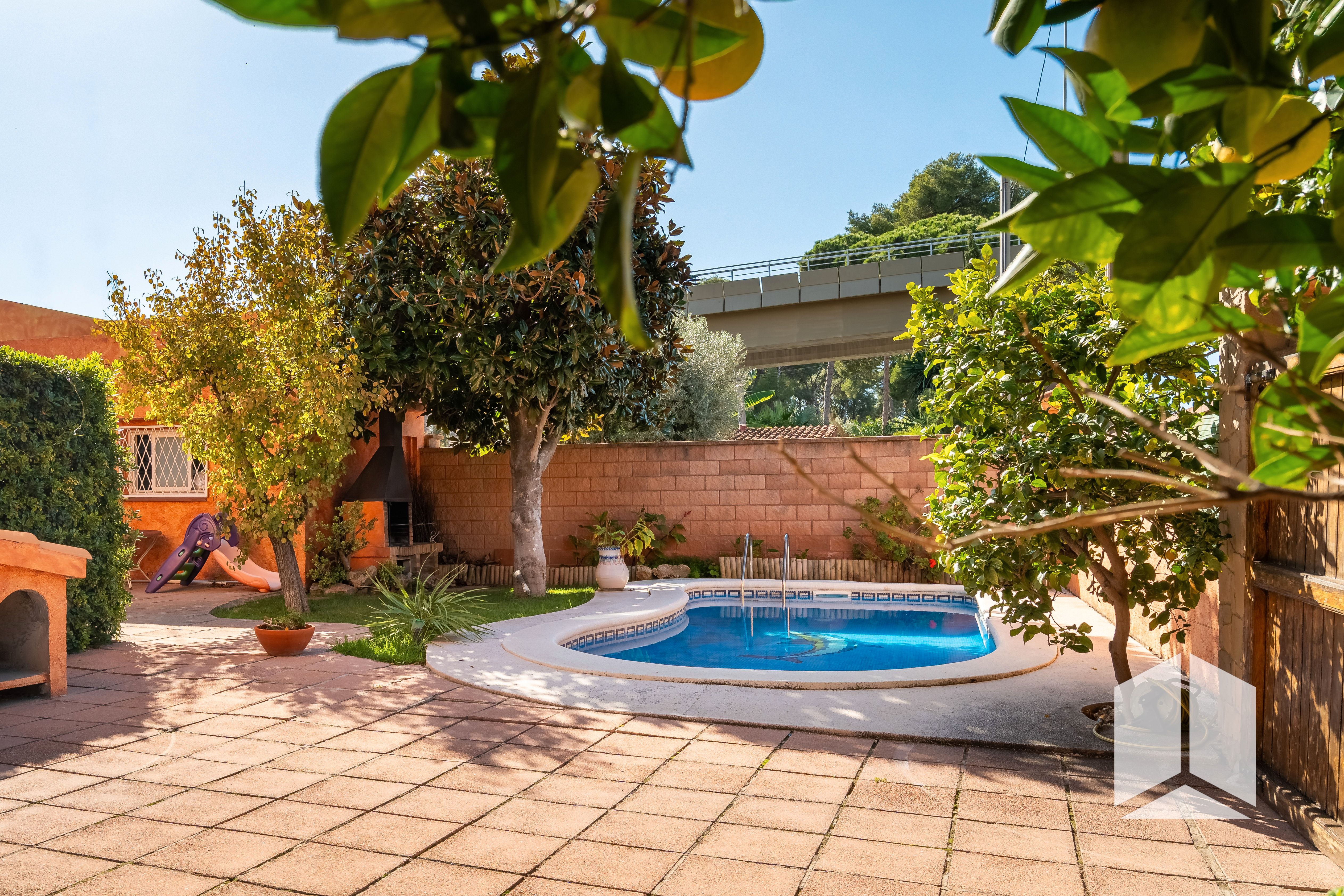 Garden of House or chalet for sale in Castelldefels  with Air Conditioner, Heating and Terrace