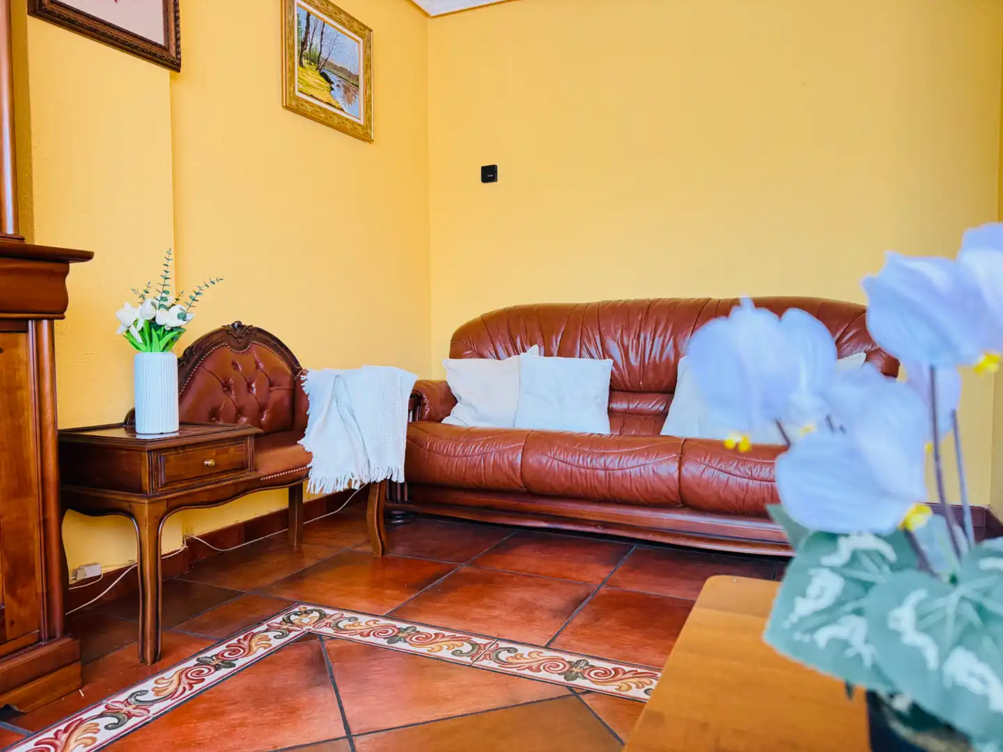 Sala de estar de Dúplex en venta en Corvera de Asturias con Calefacción, Parquet y Trastero