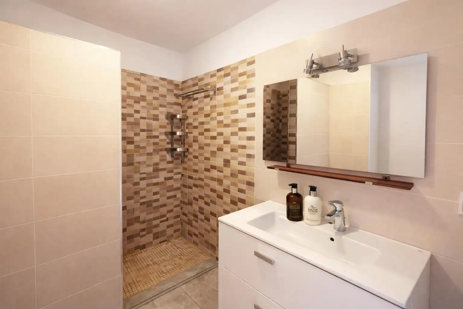 Bany de Apartament en venda en San Miguel de Abona amb Aire condicionat, Jardí privat i Moblat