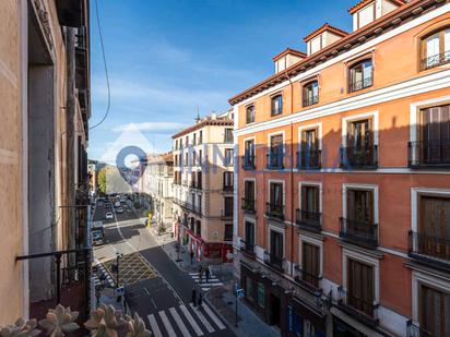 Exterior view of Flat for sale in  Madrid Capital  with Heating, Parquet flooring and Balcony