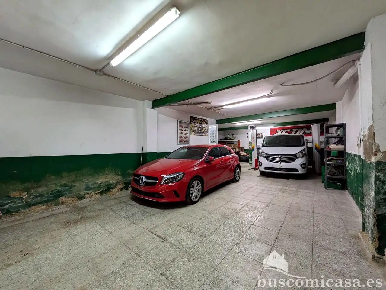 Aparcament de Casa o xalet en venda en Linares amb Aire condicionat, Terrassa i Balcó