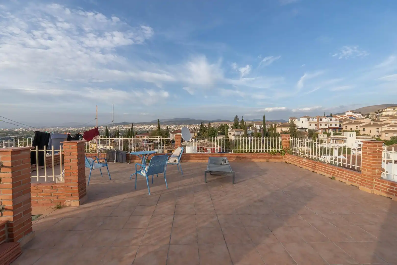 Terrassa de Casa o xalet en venda en La Zubia amb Calefacció, Jardí privat i Terrassa
