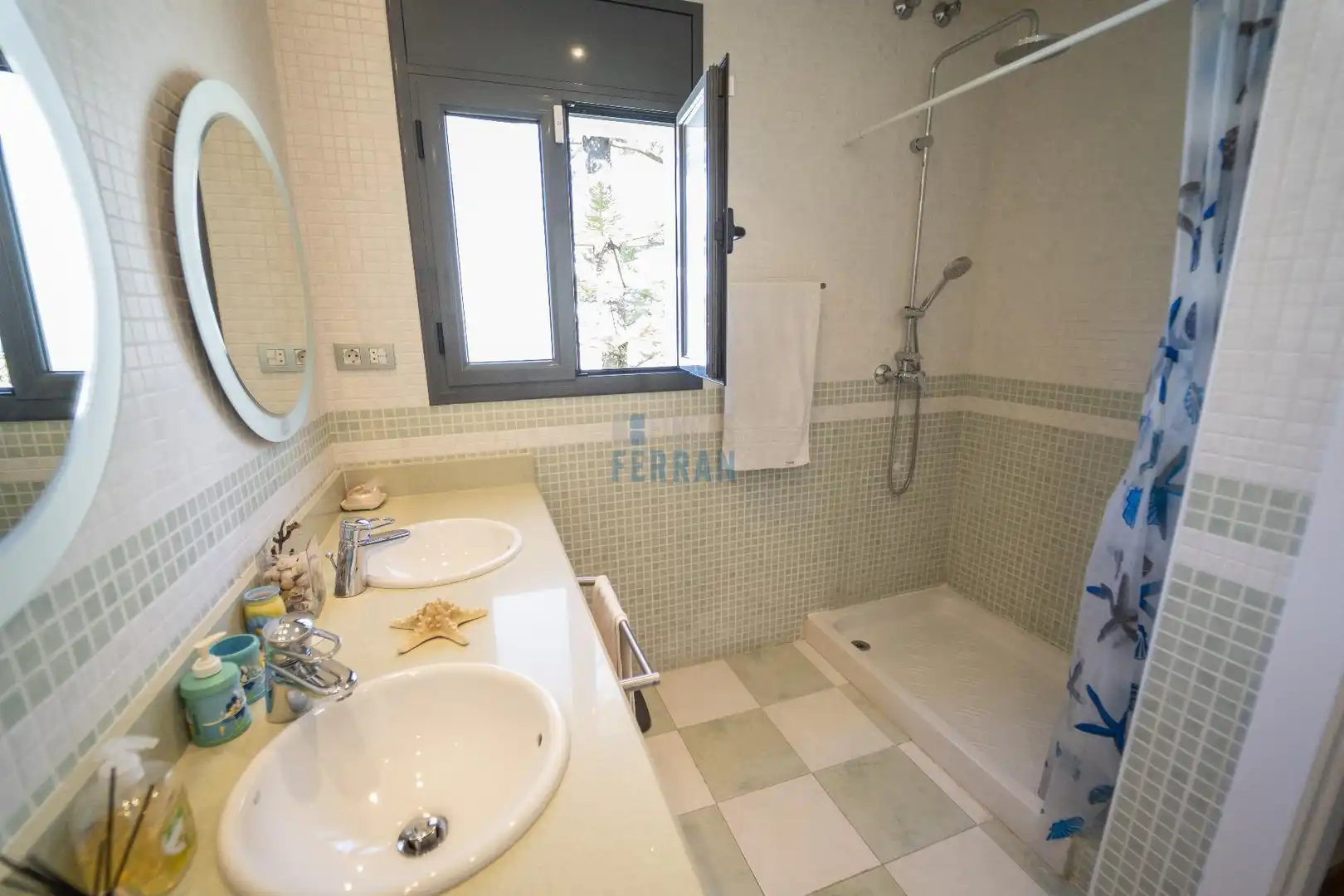 Baño de Casa o chalet en venta en El Vendrell con Calefacción, Parquet y Terraza