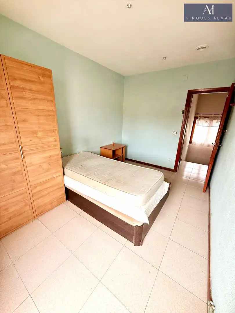 Habitación de Casa adosada en venta en Cunit con Jardín privado, Terraza y Amueblado