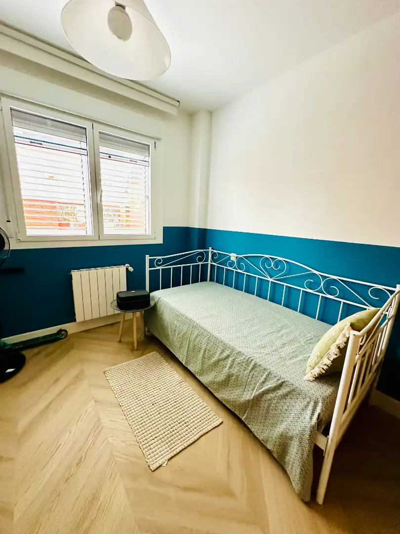 Habitación de Casa adosada en venta en Parla con Aire acondicionado, Calefacción y Jardín privado
