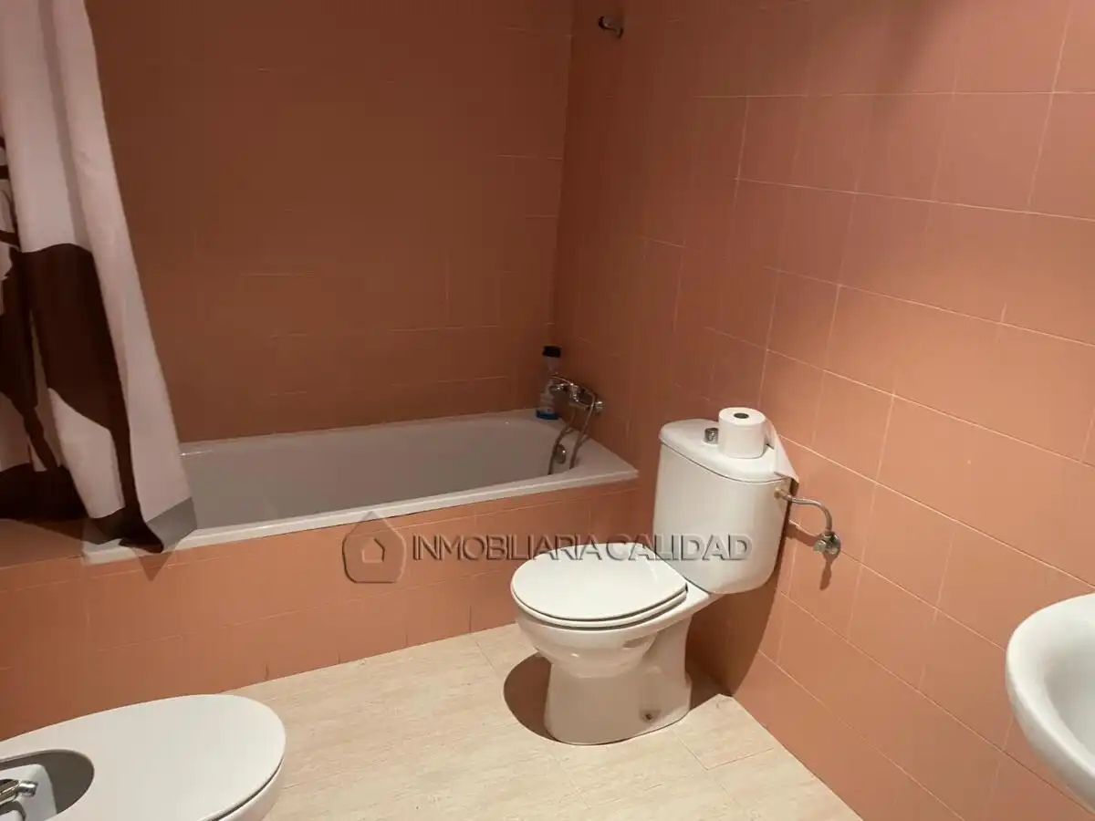 Bathroom of Flat for rent in Burgos  with Heating and Furnished