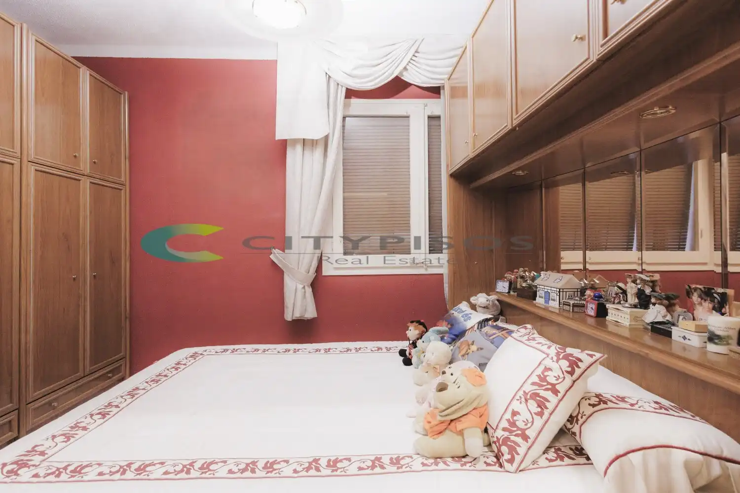 Bedroom of Flat for sale in Barcelona  with Air Conditioner and Oven