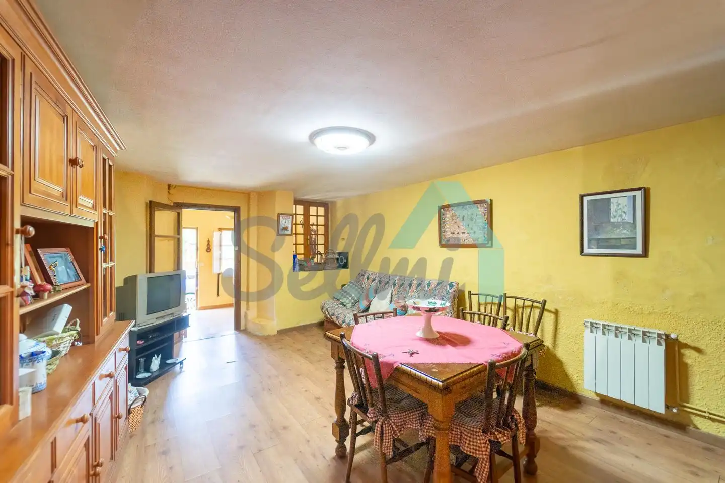 Einfamilien-Reihenhaus zum Verkauf in Onís mit Heizung, Abstellraum und Balkon