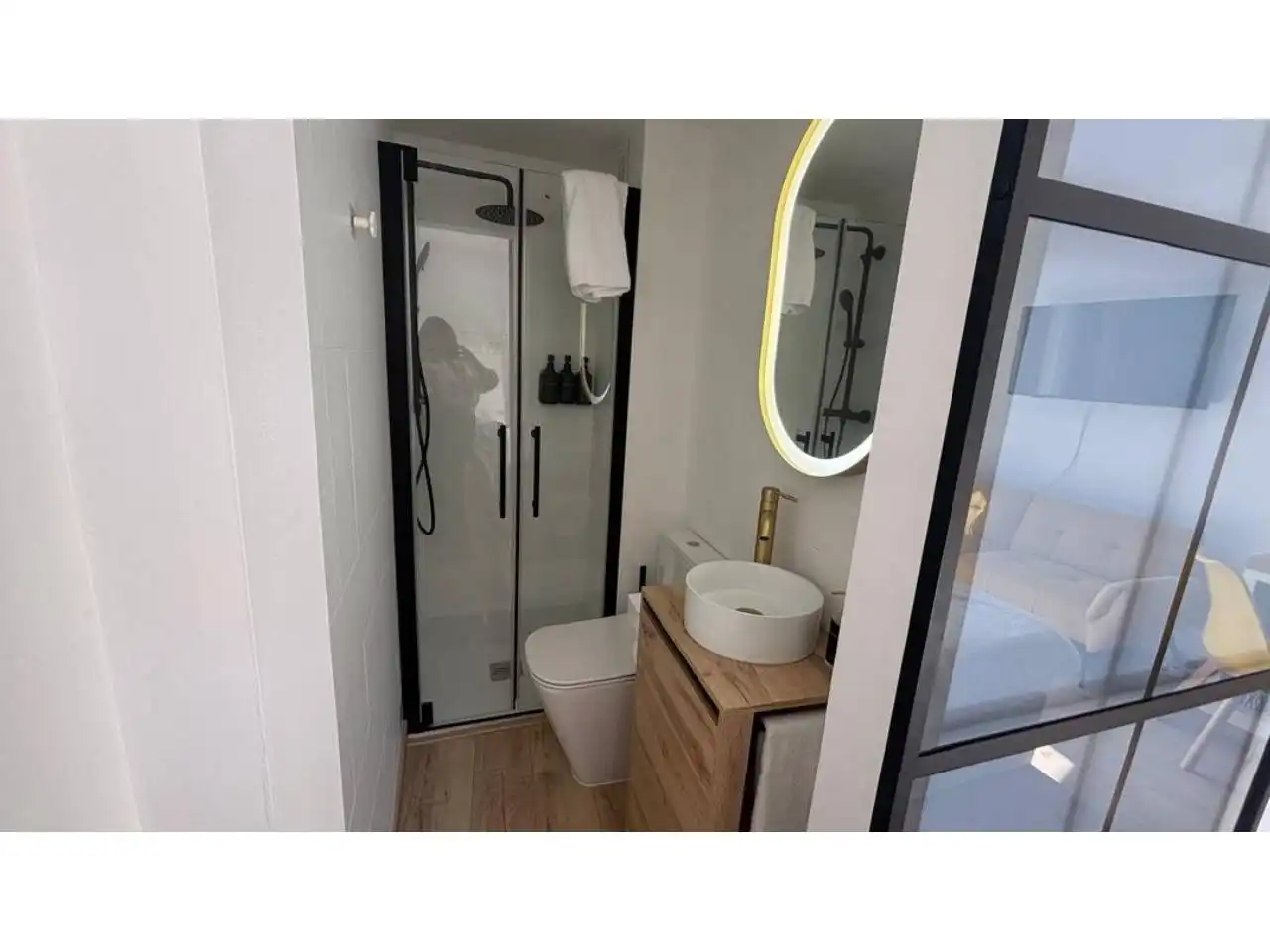 Baño de Estudio de alquiler en Tarragona con Calefacción, Parquet y Amueblado