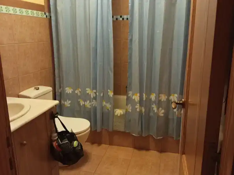 Bany de Casa o xalet en venda en Culleredo amb Calefacció, Jardí privat i Terrassa