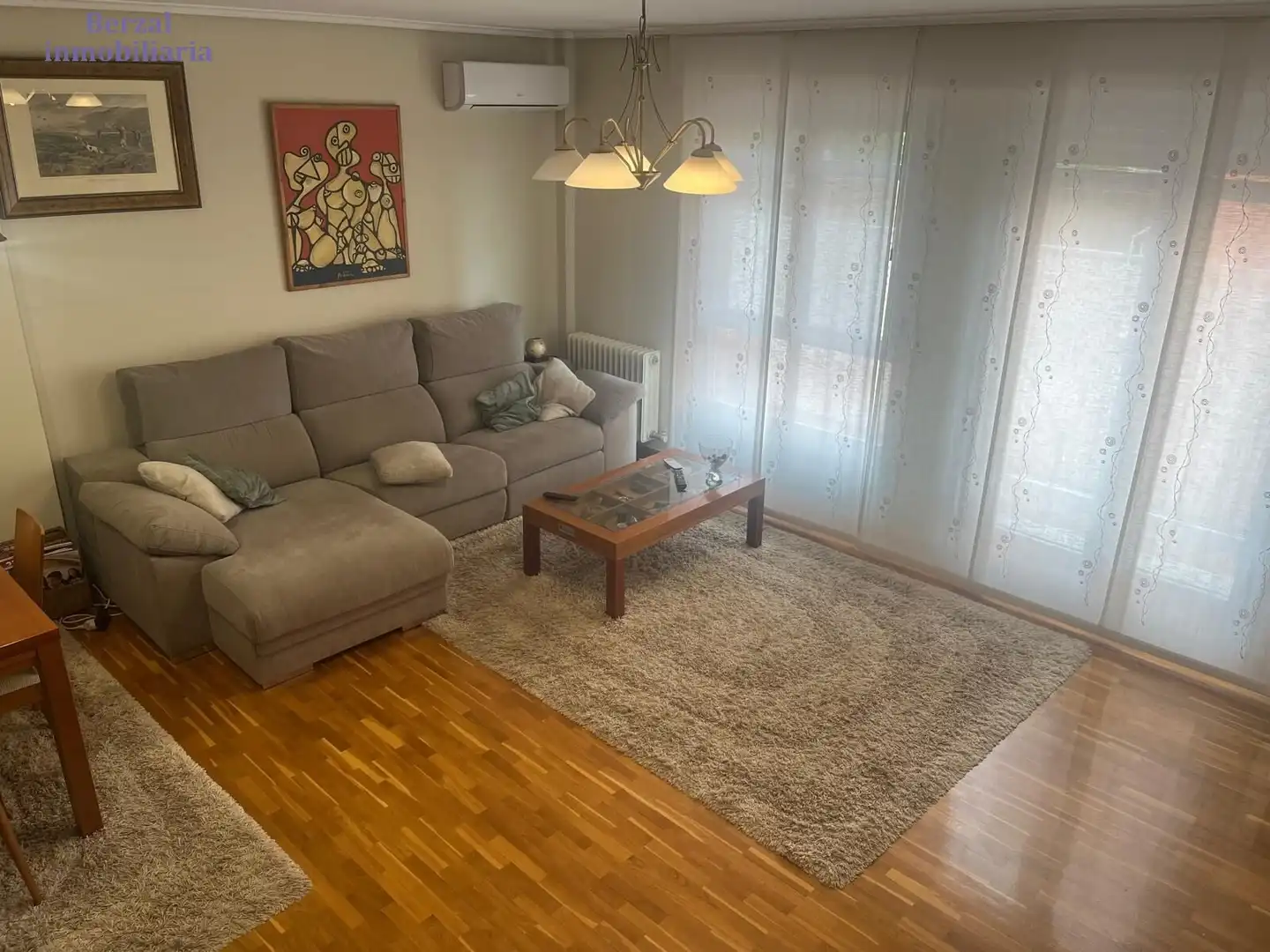 Sala de estar de Casa adosada en venta en  Logroño con Aire acondicionado, Calefacción y Jardín privado
