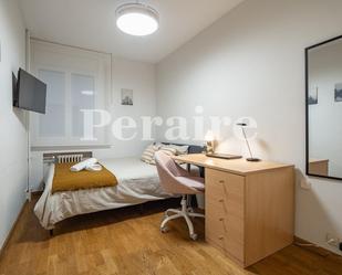 Bedroom of Flat to share in  Barcelona Capital  with Heating, Terrace and Balcony