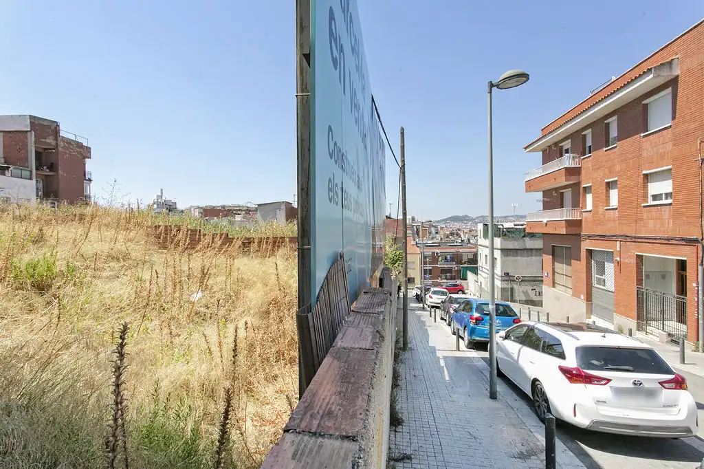 Außenansicht von Büro zum Verkauf in Badalona