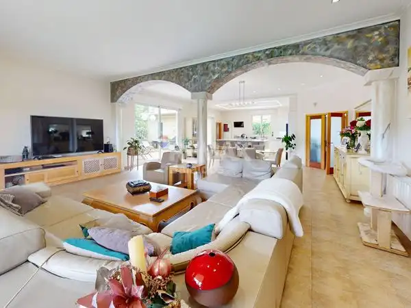 Sala d'estar de Casa o xalet en venda en A Cañiza   amb Calefacció, Jardí privat i Parquet